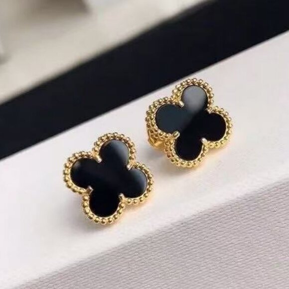 Van Cleef & Arpels Gold and mother of pearl Clover Earrings - Picture 1 of 5